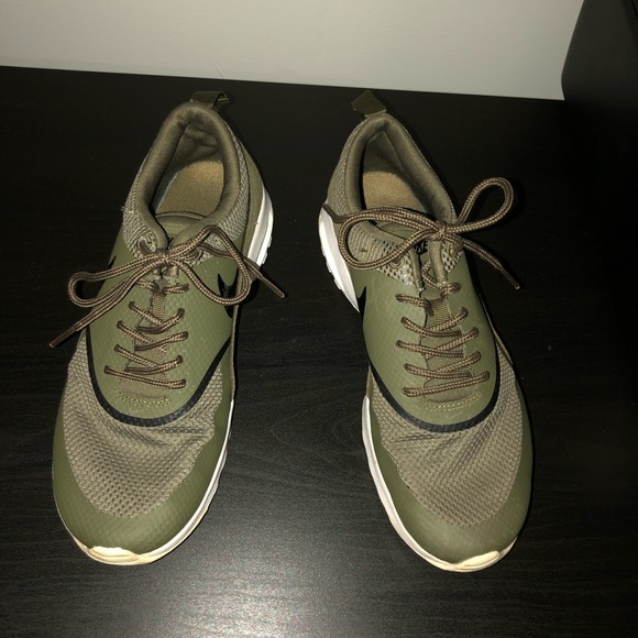 Nike Air Max - Olive Green Thea - Size 6 - Picture 3 of 4